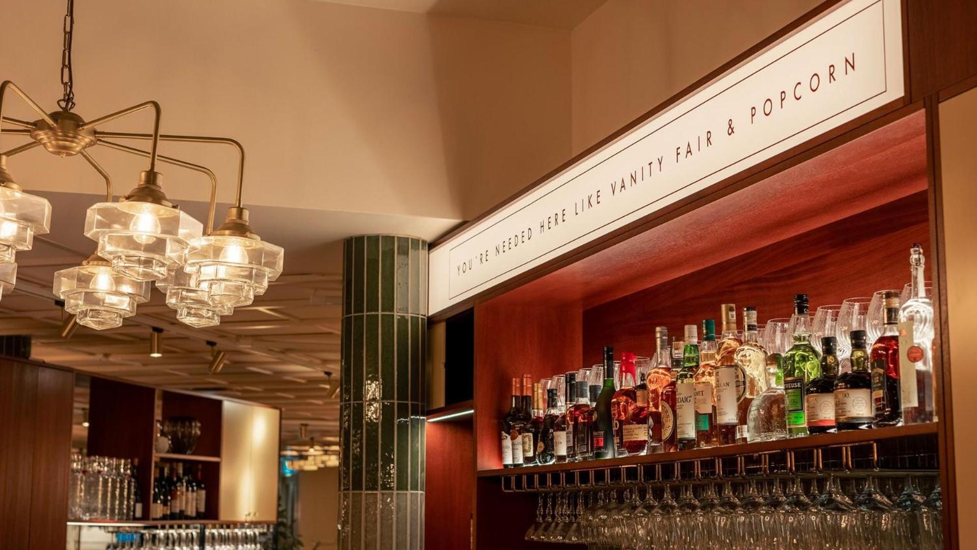 فندق Jacyz غوتنبرغ المظهر الخارجي الصورة The bar at the London Hilton on Park Lane
