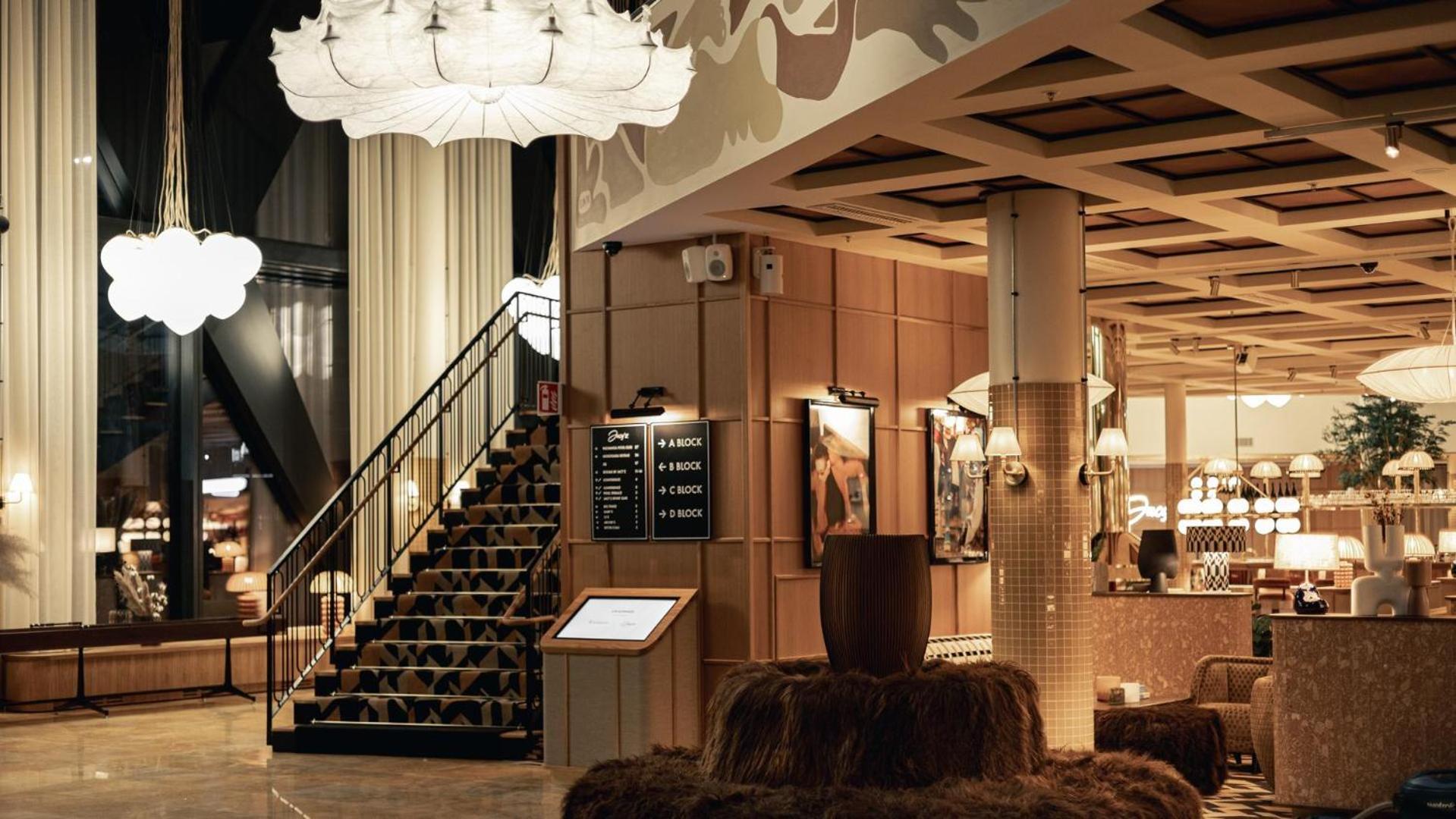 فندق Jacyz غوتنبرغ المظهر الخارجي الصورة The interior of the National Theatre, London