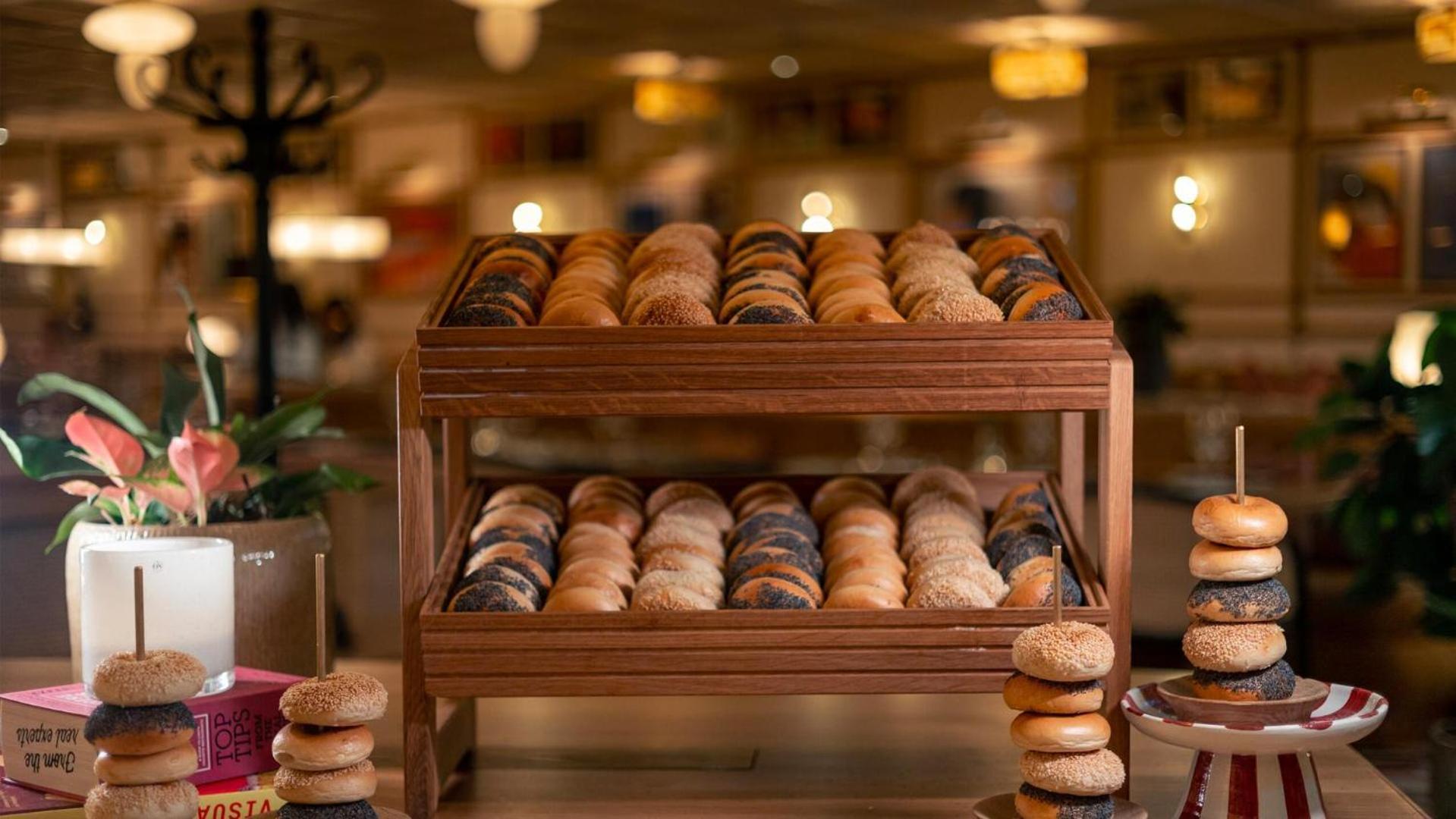 فندق Jacyz غوتنبرغ المظهر الخارجي الصورة Bagels at a bakery