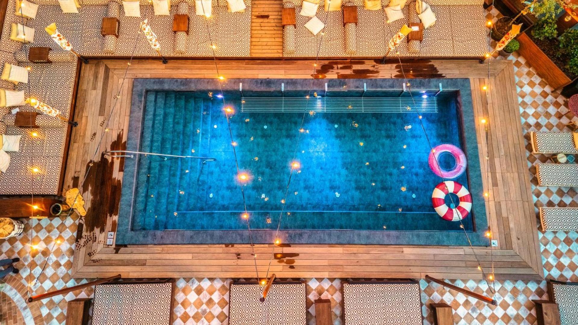 فندق Jacyz غوتنبرغ المظهر الخارجي الصورة The swimming pool at the hotel