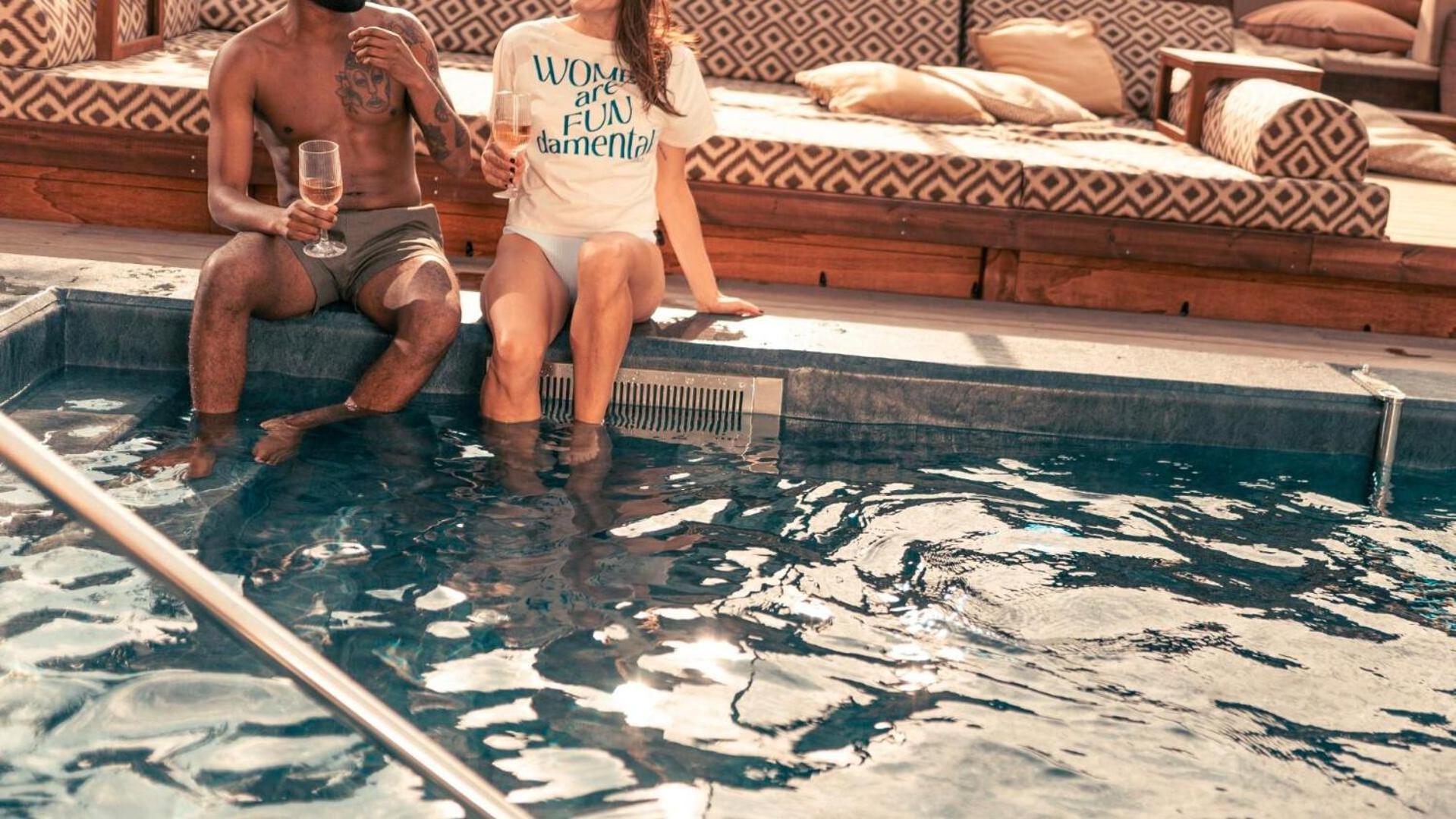 فندق Jacyz غوتنبرغ المظهر الخارجي الصورة The pool at the hotel