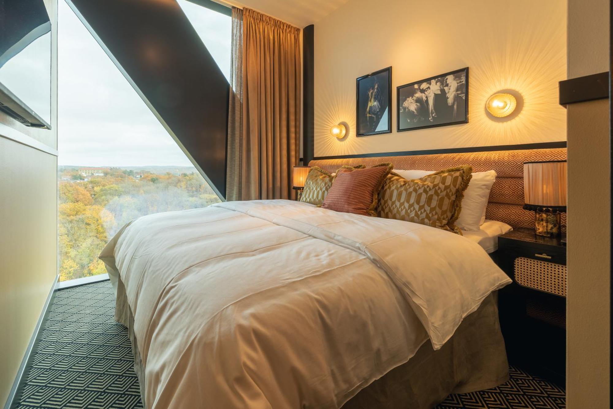 فندق Jacyz غوتنبرغ المظهر الخارجي الصورة A bedroom in the hotel